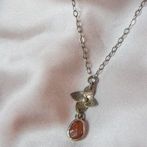Handmade‎ sterling silver sunstone necklace